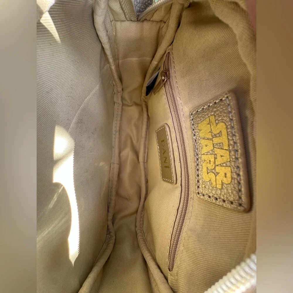 DANI x Star Wars — The Mandalorian Baby Yoda Grogu Crossbody Bag